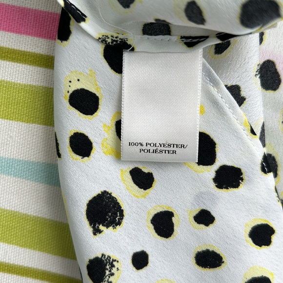 Ann Taylor XSP  short sleeve 💯% polyester blackwhite yellow polka dot blouse - Picture 5 of 5